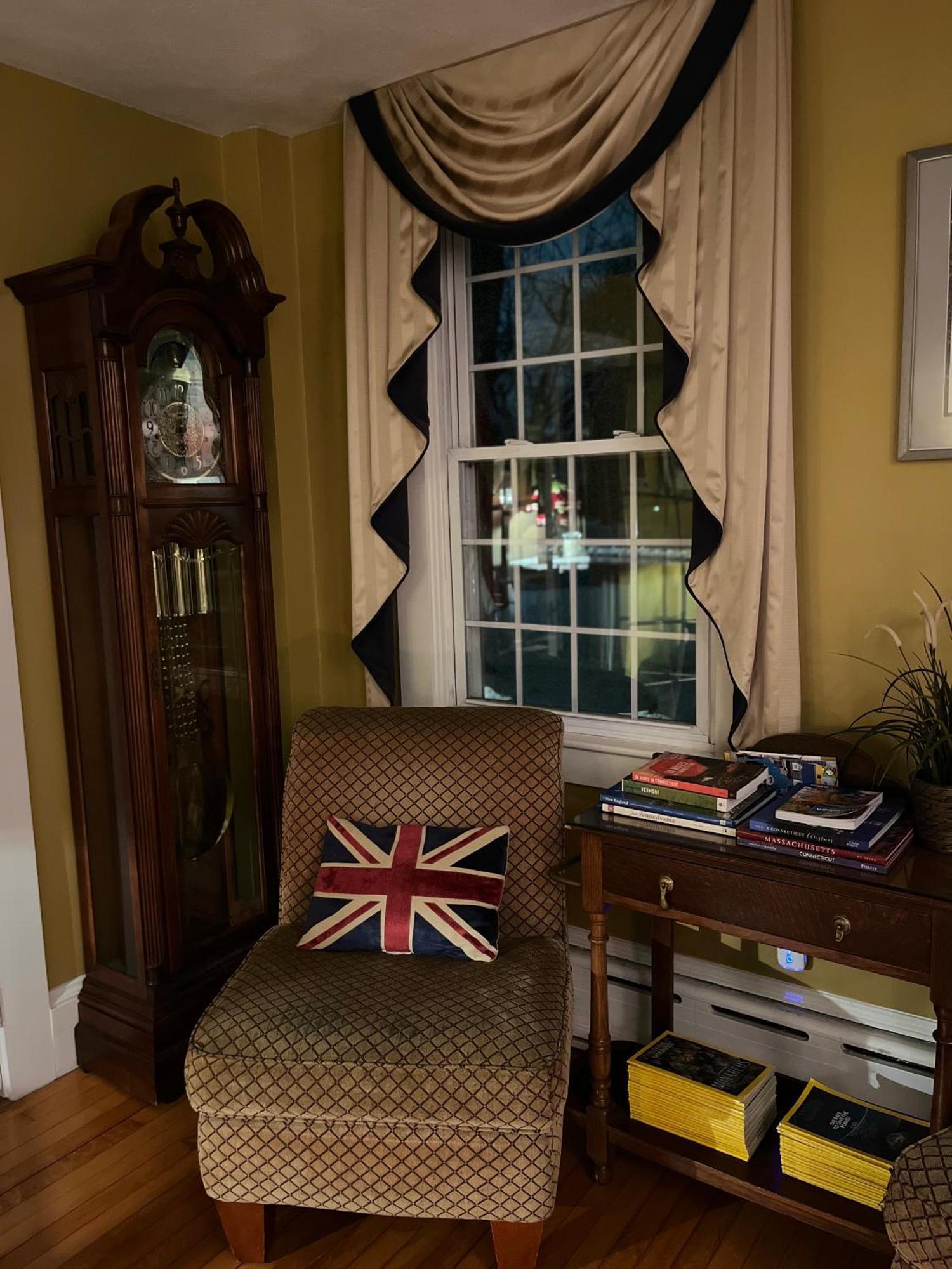 انفيلد Antique1242 British Bed & Breakfast المظهر الخارجي الصورة