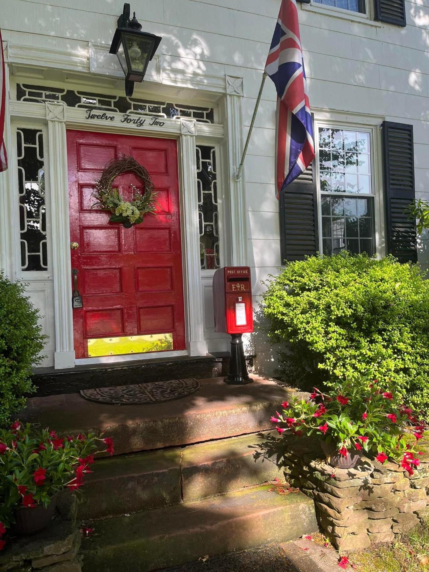 انفيلد Antique1242 British Bed & Breakfast المظهر الخارجي الصورة